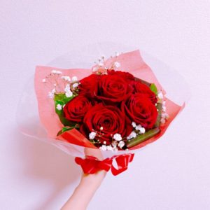 赤いバラのブーケ