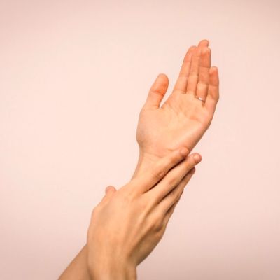 人間の手